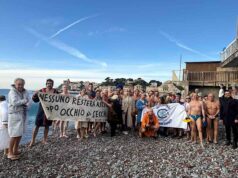 36° Cimento dell’Epifania a Sturla: tuffi nel mare d’inverno e tradizione che resiste al freddo 36° Cimento dell’Epifania a Sturla: tuffi nel mare d’inverno e tradizione che resiste al freddo