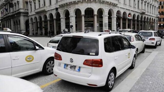 Sciopero taxi il 13 gennaio: stop anche a Genova Sciopero taxi il 13 gennaio: stop anche a Genova