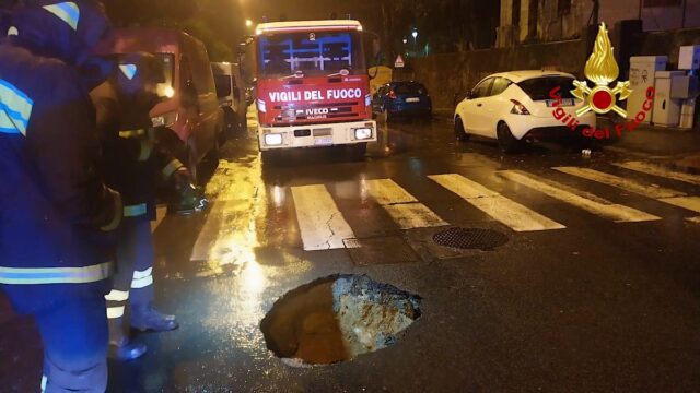 Savona, cedimento stradale all’alba in via Carissimo e Crotti