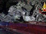 Frana ad Arenzano, notte di lavoro per i Vigili del Fuoco Frana ad Arenzano, notte di lavoro per i Vigili del Fuoco