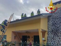 Lumarzo: incendio devasta il tetto di un’abitazione a Scagnelli Lumarzo: incendio devasta il tetto di un'abitazione a Scagnelli