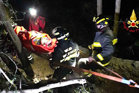 Arrampicatrice ferita alla falesia del Tempio del Vento, intervento dei Vigili del Fuoco Arrampicatrice ferita alla falesia del Tempio del Vento, intervento dei Vigili del Fuoco