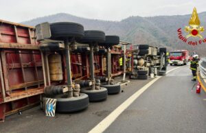 Incidente sull’A6 Torino-Savona: tir ribaltato al km 118