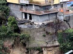 Frana in via Napoli, sfollati ancora fuori casa Frana in via Napoli, sfollati ancora fuori casa