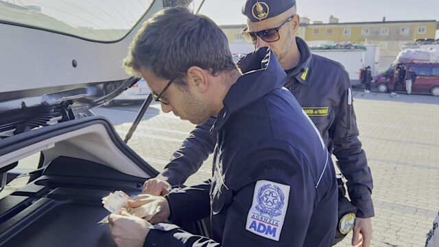 Porto di Genova, nel 2025 sequestrati 5,3 milioni in contanti