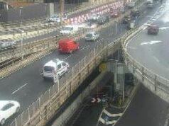 Auto si ribalta sulla Sopraelevata, chiusa la rampa per Genova Ovest Auto si ribalta sulla Sopraelevata, chiusa la rampa per Genova Ovest