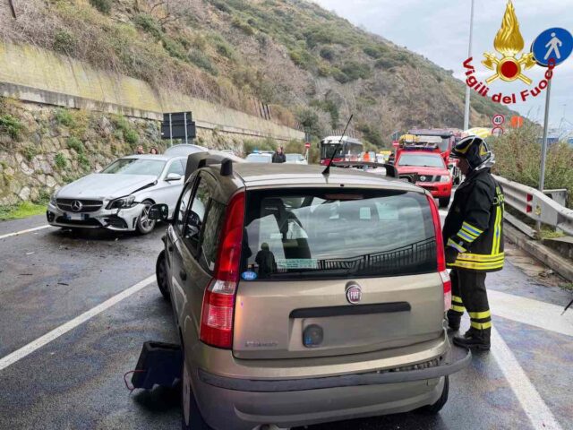 Incidente sull’Aurelia a Porto Vado: scontro in galleria Incidente sull’Aurelia a Porto Vado: scontro in galleria