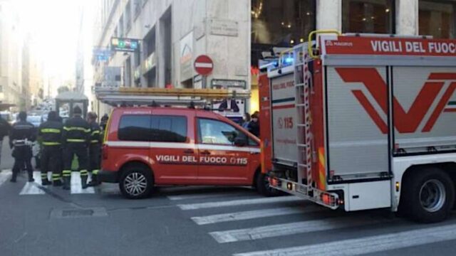 Chiusura in via Fieschi a Genova per intervento dei Vigili del Fuoco